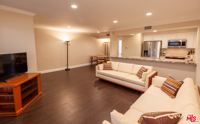 1 Bed Home for Sale in Encino, California