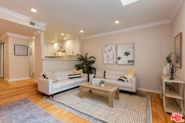 2 Bed Home for Sale in Los Angeles, California