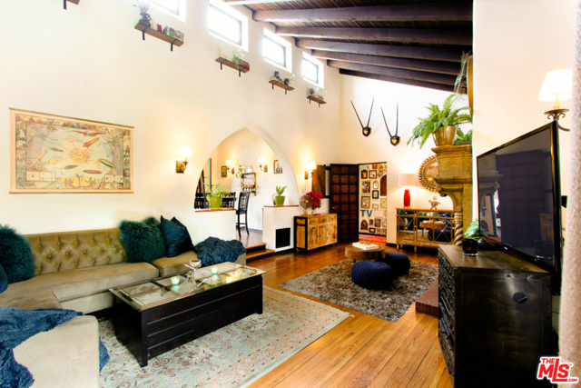 1 Bed Home for Sale in Los Angeles, California