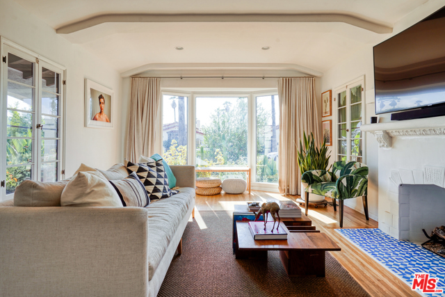 3970 CHERRYWOOD Los Angeles CA 90008
