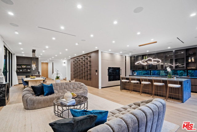 5 Bed Home for Sale in Los Angeles, California