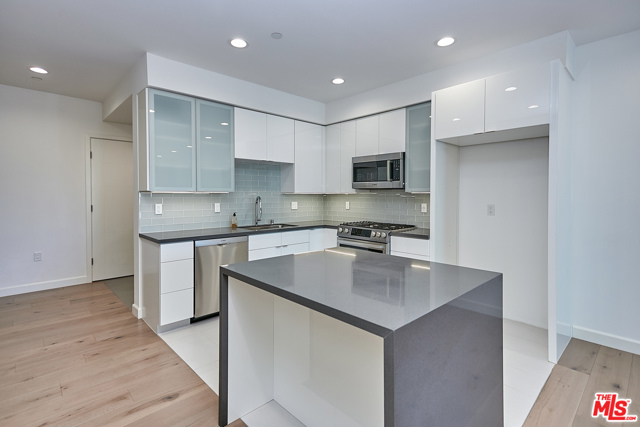 2 Bed Home for Sale in Los Angeles, California