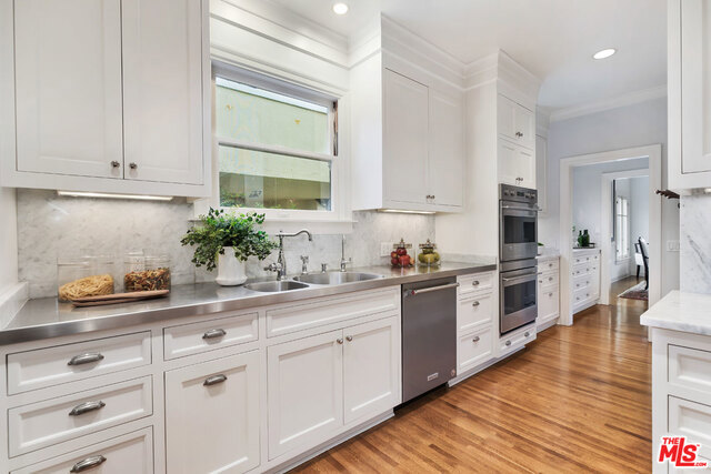 5 Bed Home for Sale in Los Angeles, California