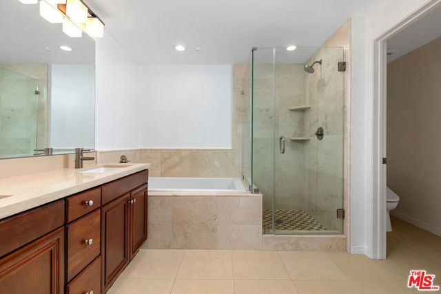 2 Bed Home for Sale in Playa Vista, California