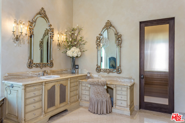 7 Bed Home for Sale in Beverly Hills, California