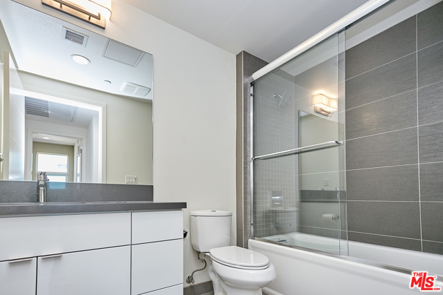2 Bed Home for Sale in Los Angeles, California