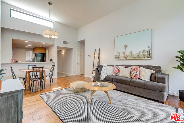 2 Bed Home for Sale in Los Angeles, California