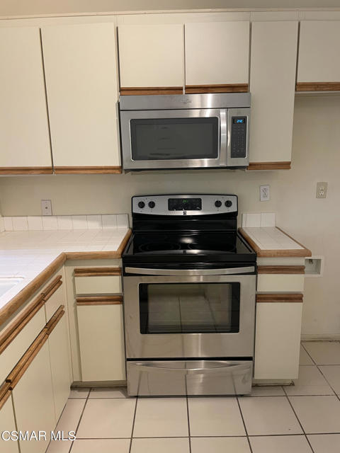 1 Bed Home for Sale in Thousand Oaks, California