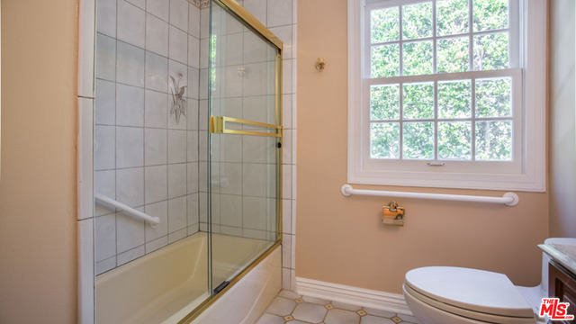 5 Bed Home for Sale in Encino, California