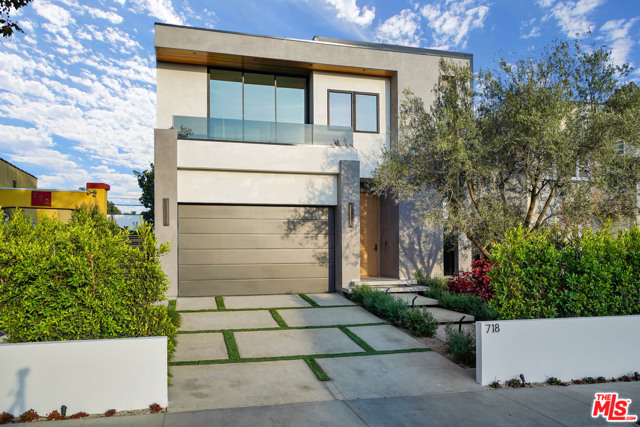 5 Bed Home for Sale in Los Angeles, California