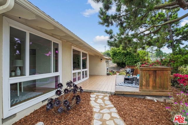 26431 DUNWOOD Road, Rolling Hills Estates, California 90274, 4 Bedrooms Bedrooms, ,2 BathroomsBathrooms,Residential,Sold,DUNWOOD,20588554