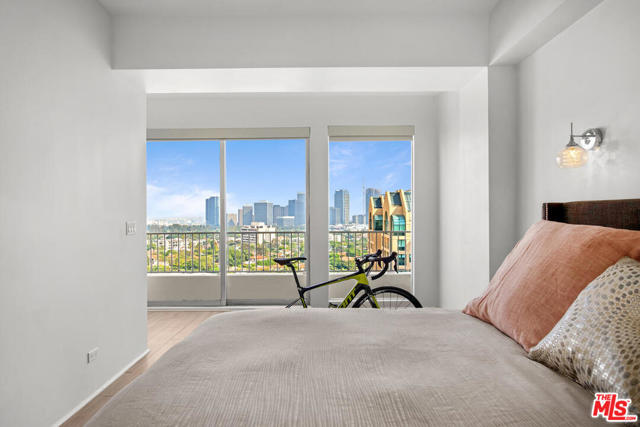 1 Bed Home for Sale in Los Angeles, California