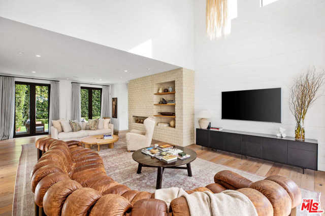 4 Bed Home for Sale in Los Angeles, California