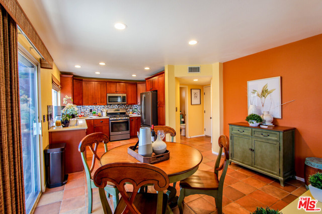 3 Bed Home for Sale in Hawthorne, California