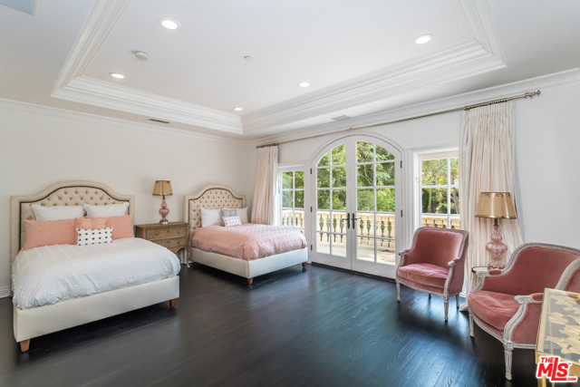 7 Bed Home for Sale in Beverly Hills, California