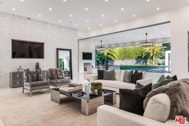 7 Bed Home for Sale in Beverly Hills, California