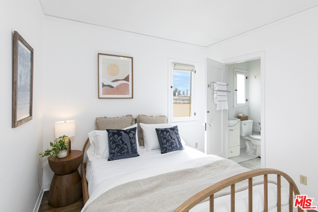 2 Bed Home for Sale in Los Angeles, California