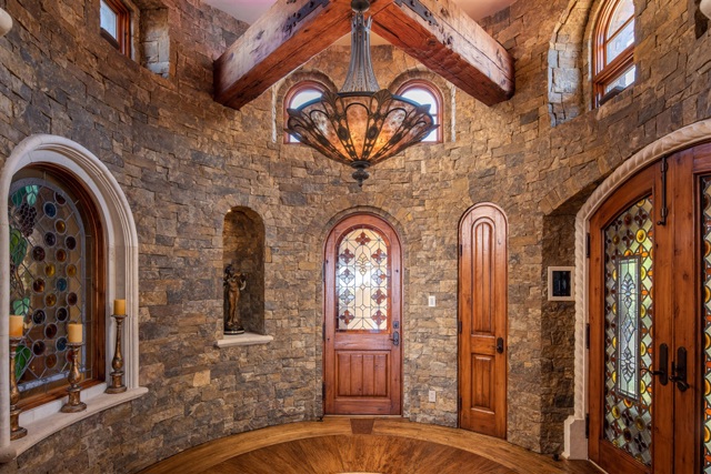 1864 Crest Drive