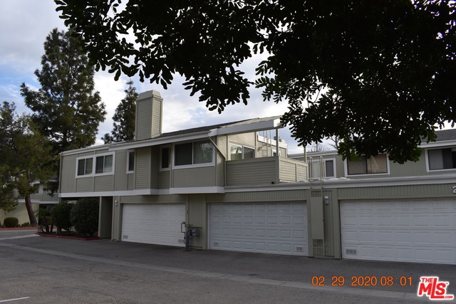 Photo of 22109 BURBANK #7, Woodland Hills, CA 91367