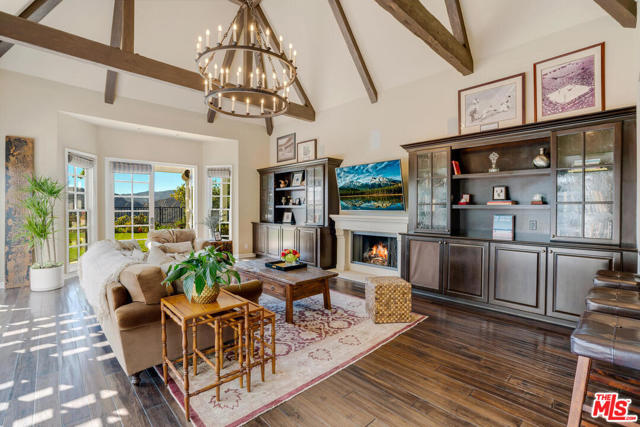 6 Bed Home for Sale in Pacific Palisades, California