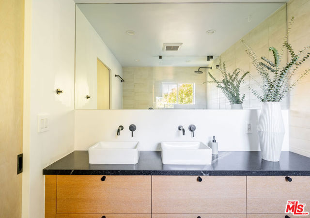 3 Bed Home for Sale in Los Angeles, California