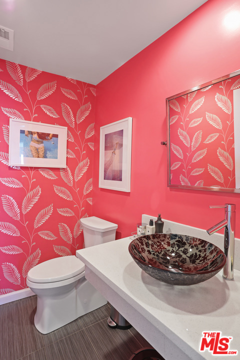 1 Bed Home for Sale in Los Angeles, California