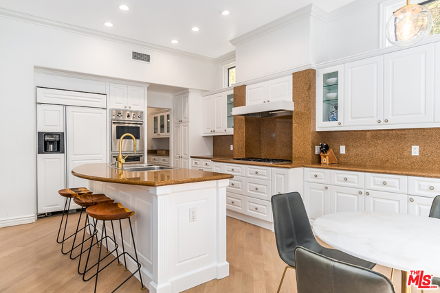 5 Bed Home for Sale in Venice, California