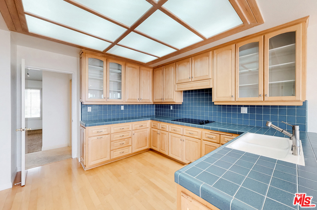 Kitchen - Upper Level