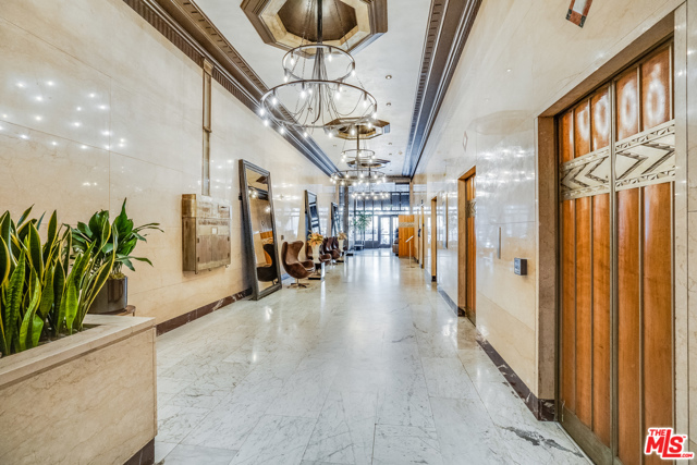 1 Bed Home for Sale in Los Angeles, California