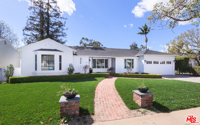 Photo of 857 Toyopa Drive, Pacific Palisades, CA 90272