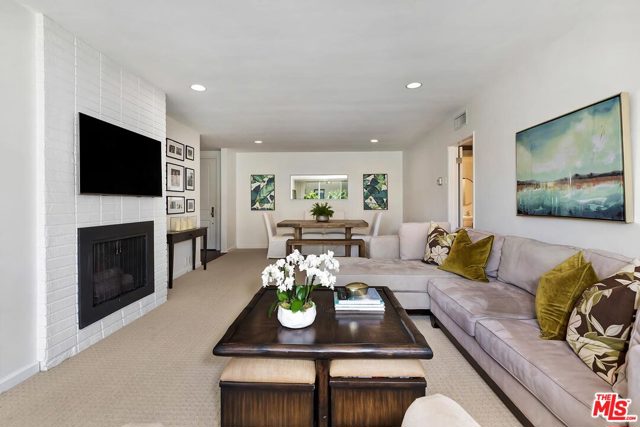 1 Bed Home for Sale in Los Angeles, California