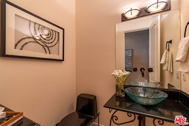 822 6TH Street, Hermosa Beach, California 90254, 4 Bedrooms Bedrooms, ,4 BathroomsBathrooms,Residential,Sold,6TH,19537348