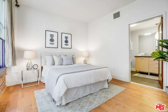 1 Bed Home for Sale in Los Angeles, California