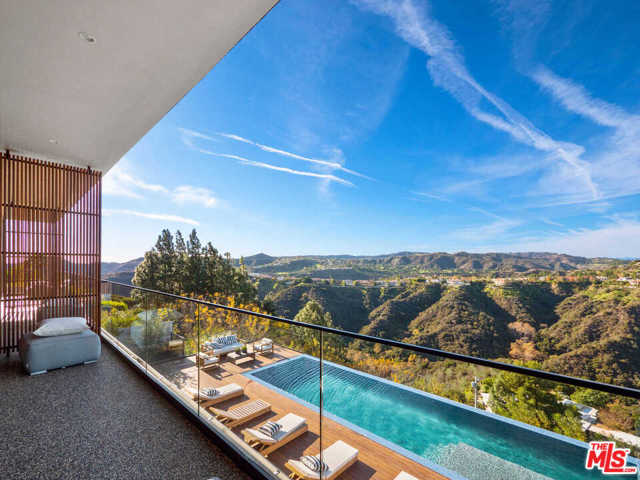 5 Bed Home for Sale in Los Angeles, California