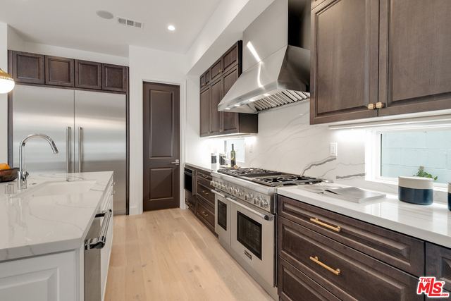 1813 OAK Avenue, Manhattan Beach, California 90266, 5 Bedrooms Bedrooms, ,4 BathroomsBathrooms,Residential,Sold,OAK,19433822