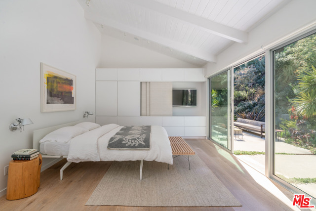 3 Bed Home for Sale in Los Angeles, California