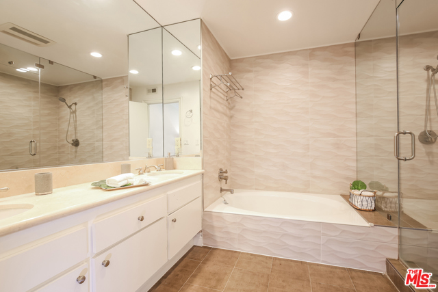 4 Bed Home for Sale in Los Angeles, California