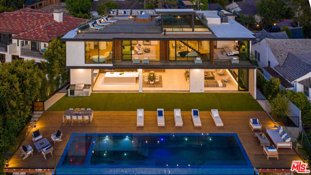 5 Bed Home for Sale in Los Angeles, California