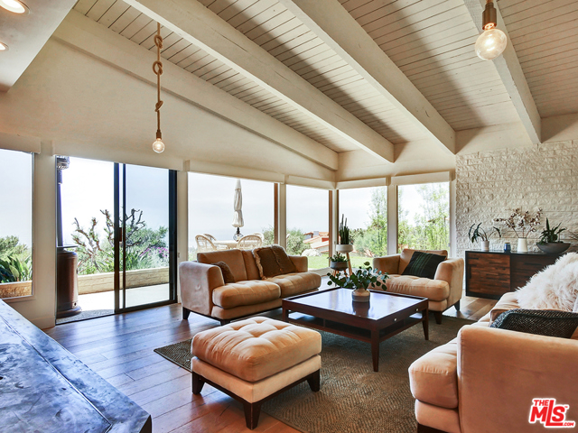 Family Room Overlooking Ocean