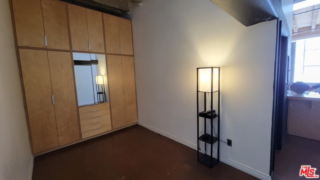 1 Bed Home for Sale in Los Angeles, California