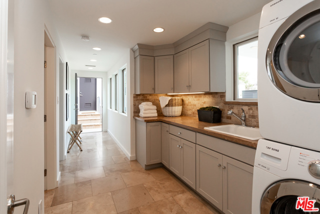 6 Bed Home for Sale in Santa Monica, California