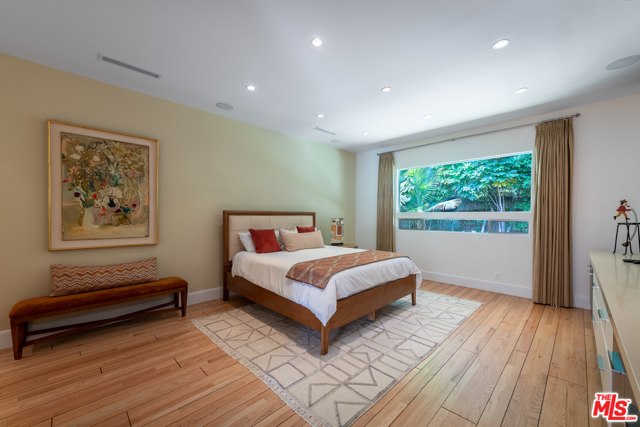 4 Bed Home for Sale in Encino, California