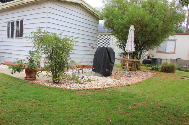 8975 Lawrence Welk Dr