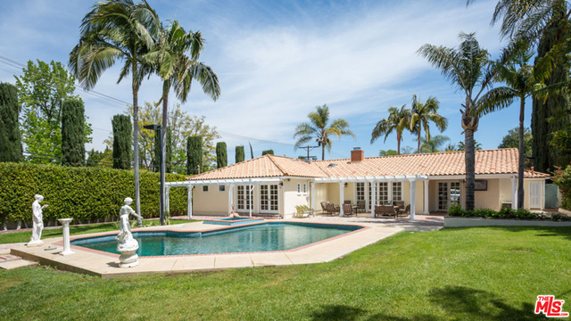 5 Bed Home for Sale in Encino, California