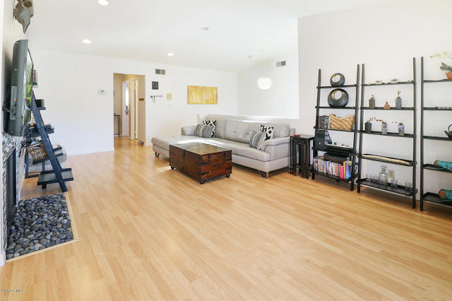 2 Bed Home for Sale in Agoura Hills, California