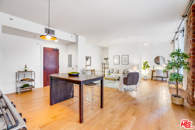 1 Bed Home for Sale in Los Angeles, California