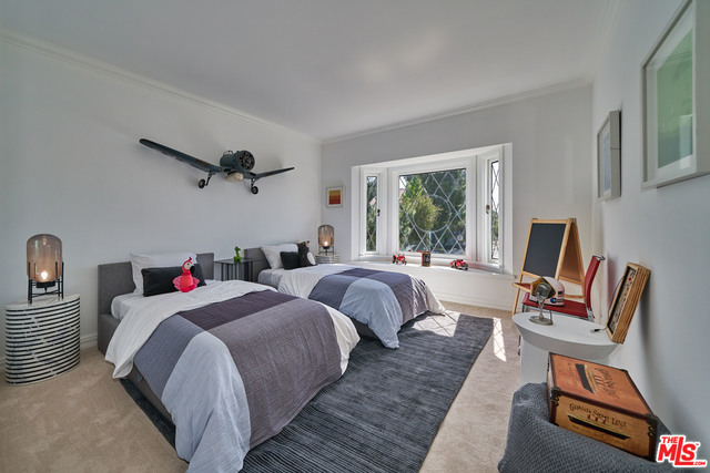 6 Bed Home for Sale in Encino, California