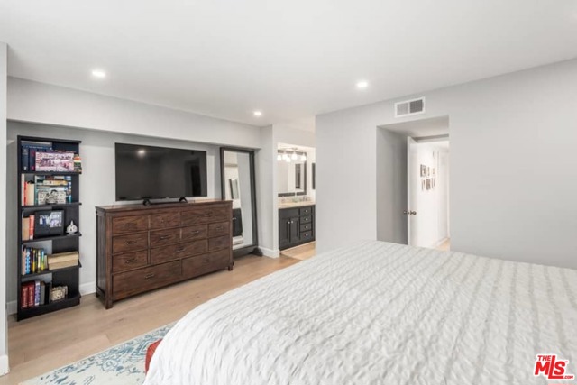 2 Bed Home for Sale in Playa del Rey, California