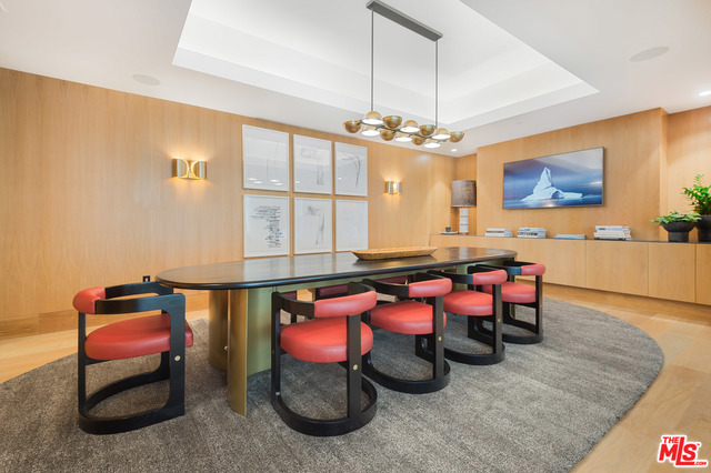 1 Bed Home for Sale in Los Angeles, California