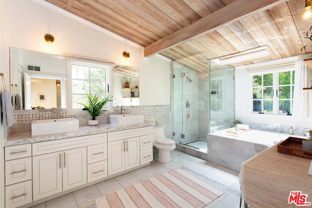 2261 CARRIAGE Drive, Rolling Hills Estates, California 90274, 4 Bedrooms Bedrooms, ,4 BathroomsBathrooms,Residential,Sold,CARRIAGE,19486406